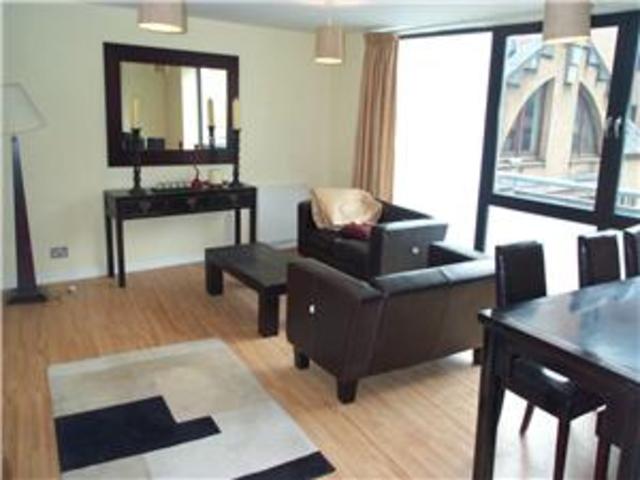  Image of 2 bedroom Flat to rent in Holm Street Glasgow G2 at City Centre Glasgow Glasgow, G2 6SY