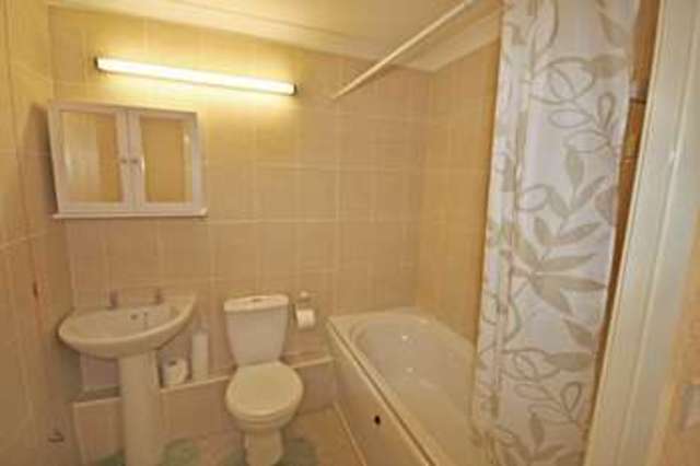  Image of 1 bedroom Retirement Property for sale in Pine Tree Glen Westbourne Bournemouth BH4 at Pine Tree Glen Westbourne Bournemouth, BH4 9ES