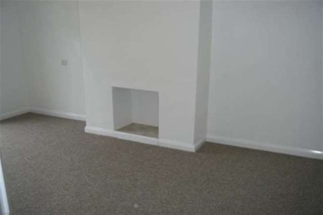  Image of 3 bedroom Detached house to rent in Horsham Avenue Bournemouth BH10 at Bournemouth, BH10 7JF