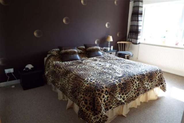  Image of 3 bedroom Bungalow to rent in Gorse Close St. Leonards Ringwood BH24 at Ringwood, BH24 2RD
