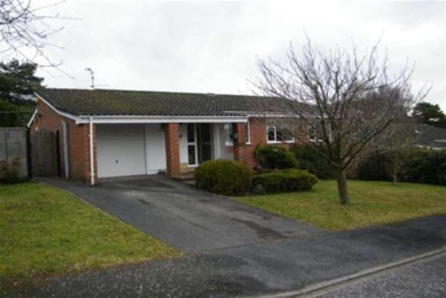  Image of 3 bedroom Bungalow to rent in Gorse Close St. Leonards Ringwood BH24 at Ringwood, BH24 2RD