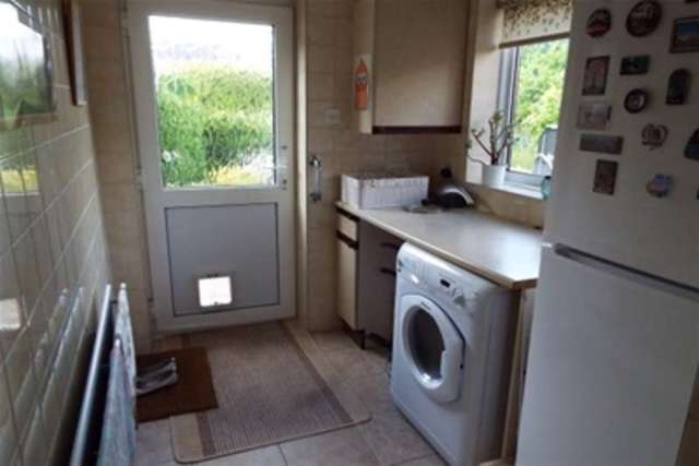  Image of 3 bedroom Bungalow to rent in Gorse Close St. Leonards Ringwood BH24 at Ringwood, BH24 2RD