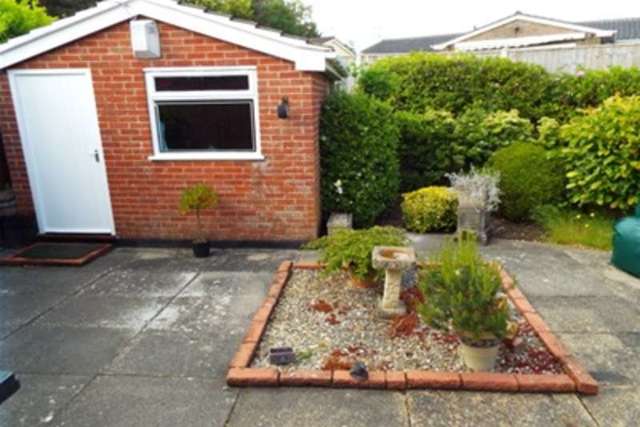  Image of 3 bedroom Bungalow to rent in Gorse Close St. Leonards Ringwood BH24 at Ringwood, BH24 2RD
