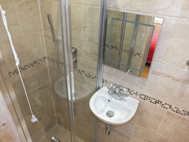  Image of 1 bedroom Flat to rent in Hungerford Drive Reading RG1 at Reading Berkshire Reading, RG1 6JA