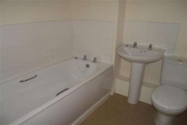  Image of 2 bedroom Flat to rent in Ivatt Drive Crewe CW2 at Crewe, CW2 6BF