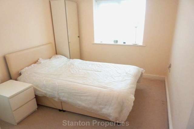  Image of 3 bedroom Apartment to rent in Upper Chorlton Road Old Trafford Manchester M16 at Upper Chorlton Road Chorlton Manchester, M16 7SH
