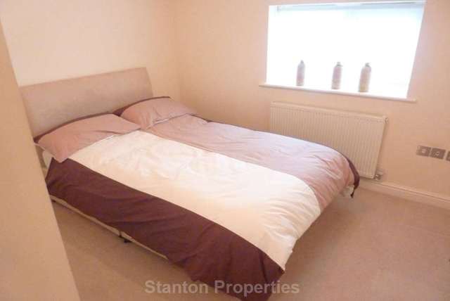  Image of 3 bedroom Apartment to rent in Upper Chorlton Road Old Trafford Manchester M16 at Upper Chorlton Road Chorlton Manchester, M16 7SH