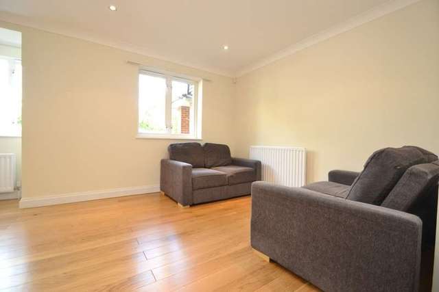  Image of 2 bedroom Flat to rent in Jemmett Close Norbiton Kingston upon Thames KT2 at Kingston Upon Thames Surrey, KT2 7AJ