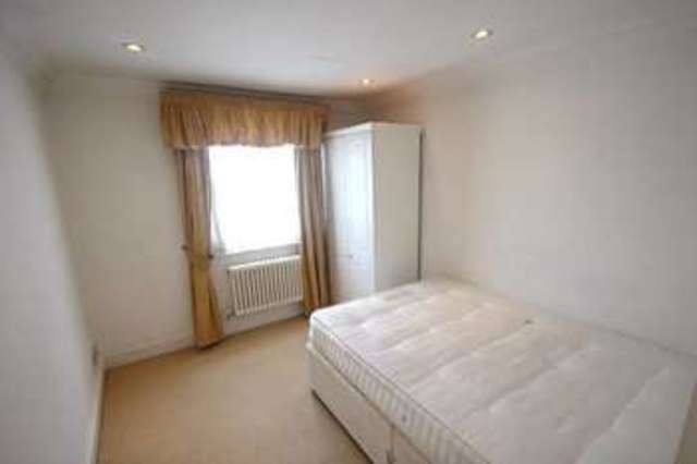  Image of 4 bedroom Semi-Detached house to rent in Johns Avenue London NW4 at London NW4 4EN Hendon, NW4 4EN