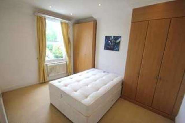  Image of 4 bedroom Semi-Detached house to rent in Johns Avenue London NW4 at London NW4 4EN Hendon, NW4 4EN