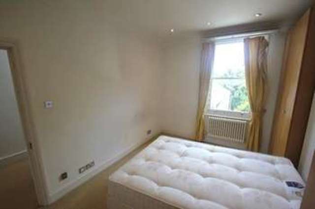  Image of 4 bedroom Semi-Detached house to rent in Johns Avenue London NW4 at London NW4 4EN Hendon, NW4 4EN