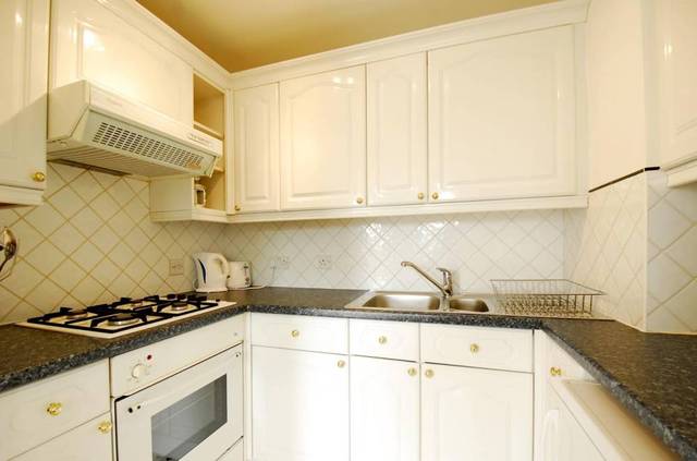  Image of 1 bedroom Flat to rent in Kempsford Gardens London SW5 at Kempsford Gardens  London, SW5 9LH