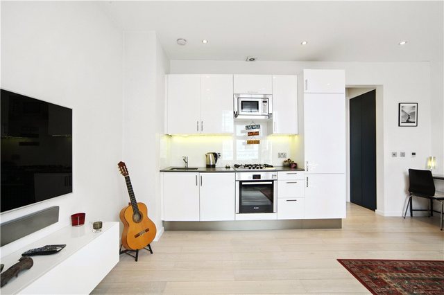  Image of 1 bedroom Flat for sale in Kensington Park Road London W11 at Kensington Park Road  London, W11 2ES