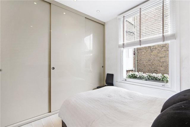  Image of 1 bedroom Flat for sale in Kensington Park Road London W11 at Kensington Park Road  London, W11 2ES