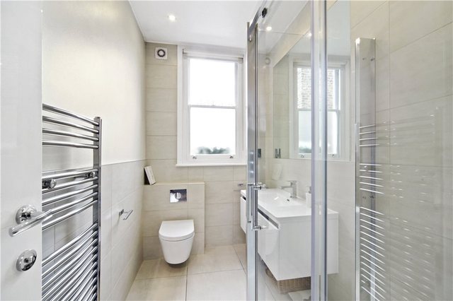  Image of 1 bedroom Flat for sale in Kensington Park Road London W11 at Kensington Park Road  London, W11 2ES
