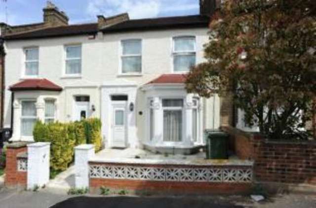  Image of 3 bedroom Detached house for sale in Killearn Road London SE6 at Catford London Bellingham, SE6 1BS
