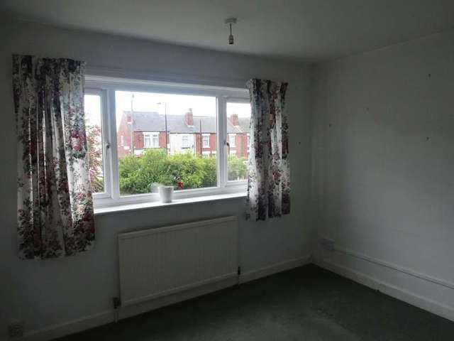  Image of 3 bedroom Detached house to rent in Kilnhurst Road Rawmarsh Rotherham S62 at Rawmarsh Rotherham South Yorkshire, S62 5QQ