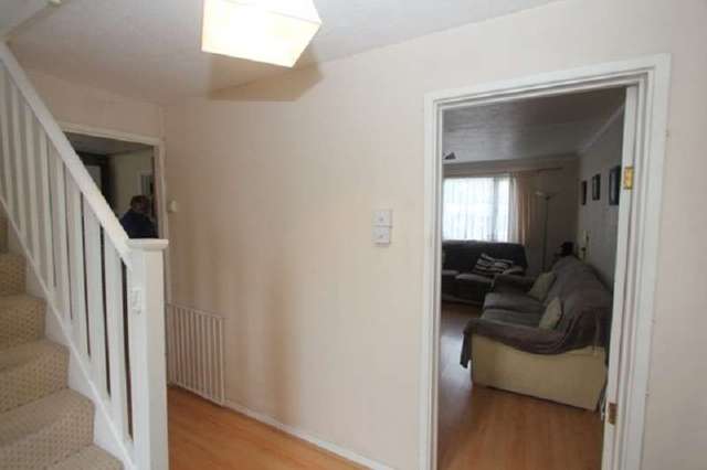  Image of 3 bedroom Property for sale in Kings Drive Edgware HA8 at Kings Drive  Edgware, HA8 8ED