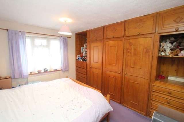  Image of 3 bedroom Property for sale in Kings Drive Edgware HA8 at Kings Drive  Edgware, HA8 8ED
