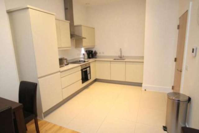  Image of 2 bedroom Apartment to rent in Kings Gate Horsham RH12 at Kings Gate  Horsham, RH12 1AE
