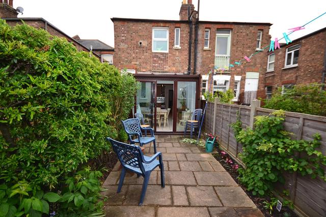  Image of 2 bedroom Property to rent in Kitchener Road London N2 at East Finchley, N2 8AS