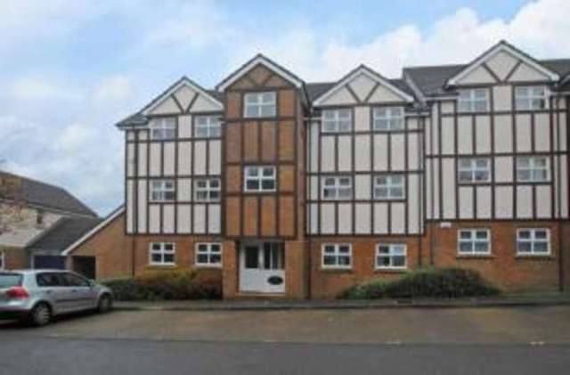  Image of 2 bedroom Flat for sale in Lorne Gardens Knaphill Woking GU21 at Knaphill Woking Knaphill, GU21 2QL