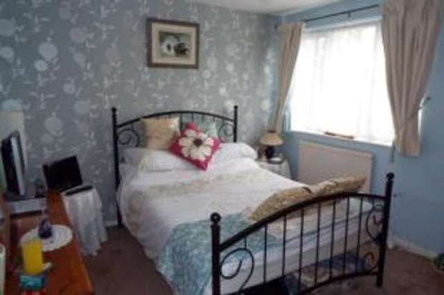  Image of 3 bedroom Terraced house for sale in Knaves Acre Headcorn Ashford TN27 at Headcorn Ashford Headcorn, TN27 9TJ