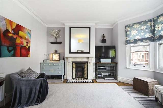  Image of 2 bedroom Flat to rent in Kyrle Road London SW11 at Kyrle Road  London, SW11 6AZ