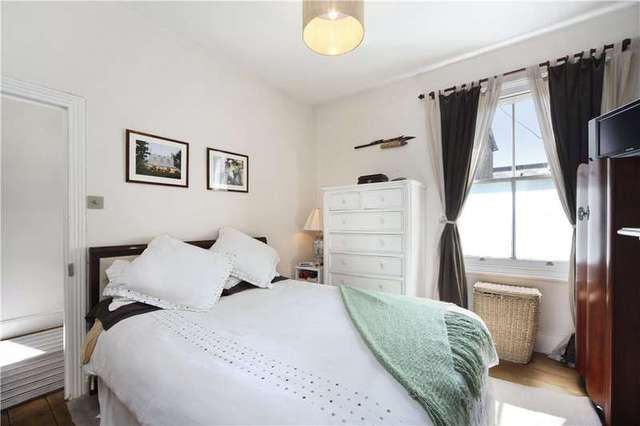  Image of 2 bedroom Flat to rent in Kyrle Road London SW11 at Kyrle Road  London, SW11 6AZ