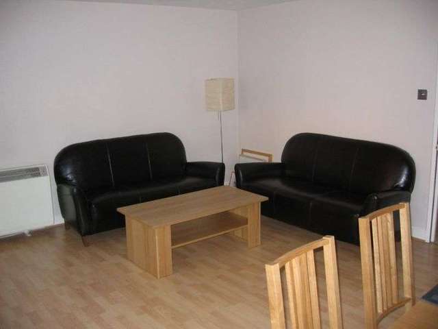  Image of 2 bedroom Flat to rent in Langbourne Place London E14 at Westferry Road  Docklands, E14 3WN