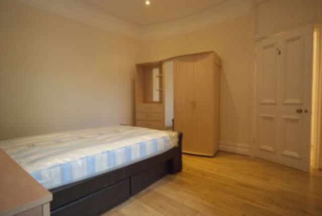  Image of 5 bedroom House Share to rent in Lauderdale Road London W9 at Maida Vale W9 London, W9 1NQ