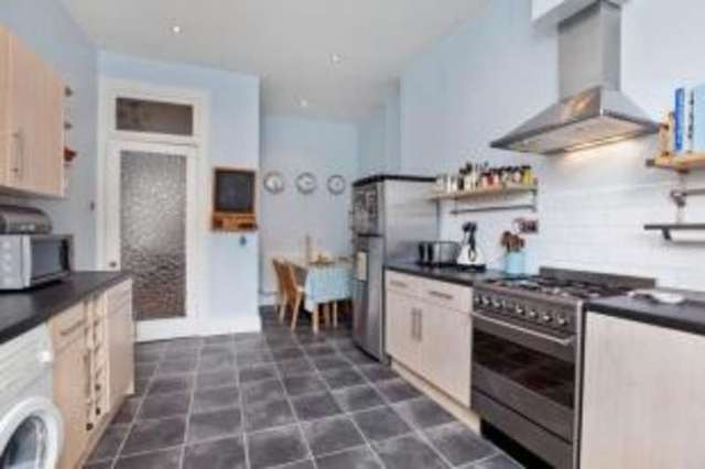  Image of 2 bedroom Flat for sale in Ledard Road Glasgow G42 at Langside Glasgow Pollokshaws, G42 9SX