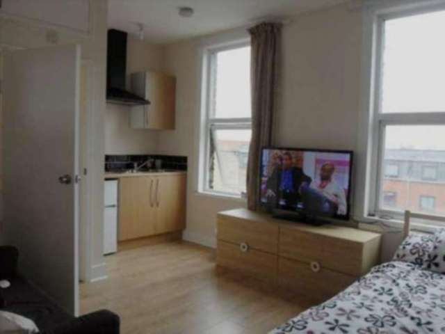  Image of Studio flat to rent in Leytonstone Road London E15 at Leytonstone Road Stratford London, E15 1SE