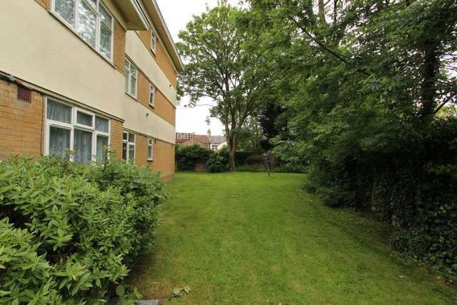  Image of 2 bedroom Flat for sale in Lincoln Close Woodside Croydon SE25 at Lincoln Close  London, SE25 5ET