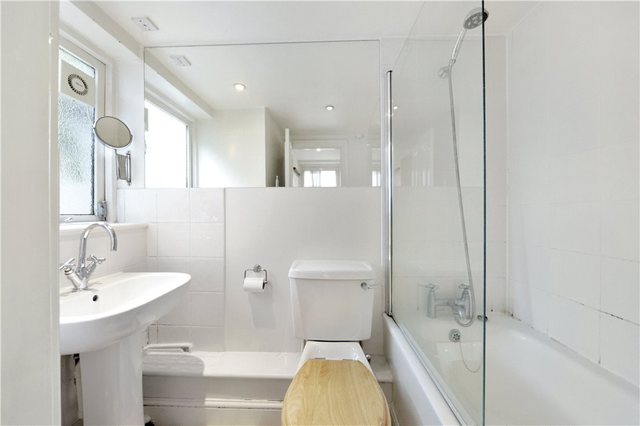  Image of 1 bedroom Flat for sale in Linden Gardens London W2 at Linden Gardens  London, W2 4HJ