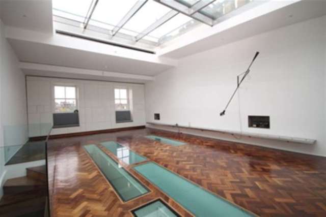  Image of 3 bedroom Flat to rent in Linden Gardens London W2 at London, W2 4EX