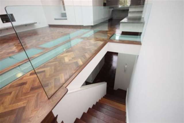  Image of 3 bedroom Flat to rent in Linden Gardens London W2 at London, W2 4EX