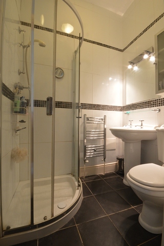  Image of 3 bedroom Flat to rent in Livingstone Place Edinburgh EH9 at Newington Edinburgh Edinburgh, EH9 1PA