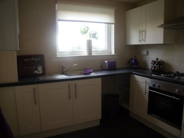  Image of 2 bedroom Flat to rent in Lochfield Road Paisley PA2 at Paisley Renfrewshire Renfrewshire, PA2 7PA