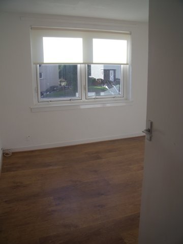  Image of 2 bedroom Flat to rent in Lochfield Road Paisley PA2 at Paisley Renfrewshire Renfrewshire, PA2 7PA