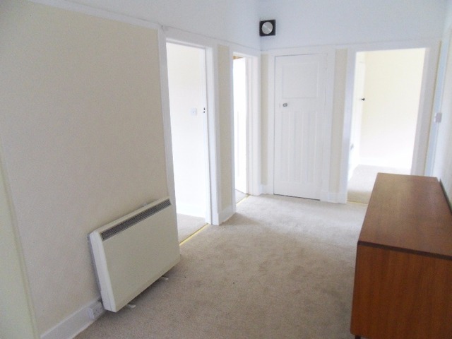  Image of 3 bedroom Flat to rent in Lockharton Avenue Edinburgh EH14 at Craiglockhart Edinburgh Edinburgh, EH14 1BB