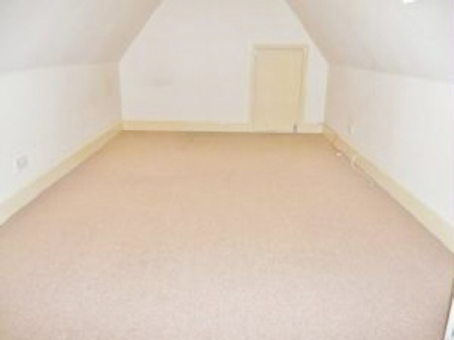  Image of 1 bedroom Flat to rent in London Road Portsmouth PO2 at North End Portsmouth North End, PO2 9JE