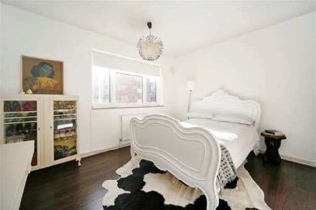  Image of 2 bedroom Flat to rent in Portobello Court Westbourne Grove London W11 at London, W11 2DG