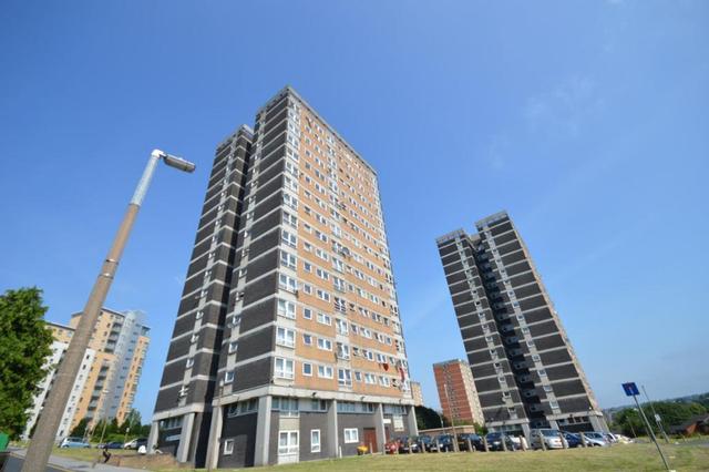  Image of 3 bedroom Apartment to rent in Lovell Park Grange Leeds LS7 at Lovell Park Heights Leeds LEEDS, LS7 1DT