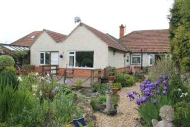  Image of 2 bedroom Semi-Detached house for sale in Loxley Road Stratford-upon-Avon CV37 at Stratford-upon-Avon Warwickshire Stratford upon Avon, CV37 7DR