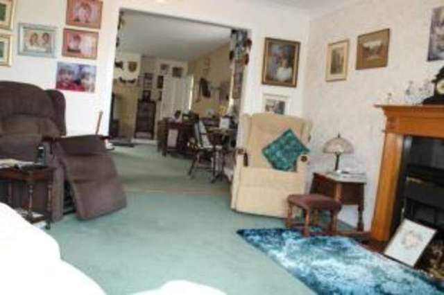  Image of 2 bedroom Semi-Detached house for sale in Loxley Road Stratford-upon-Avon CV37 at Stratford-upon-Avon Warwickshire Stratford upon Avon, CV37 7DR