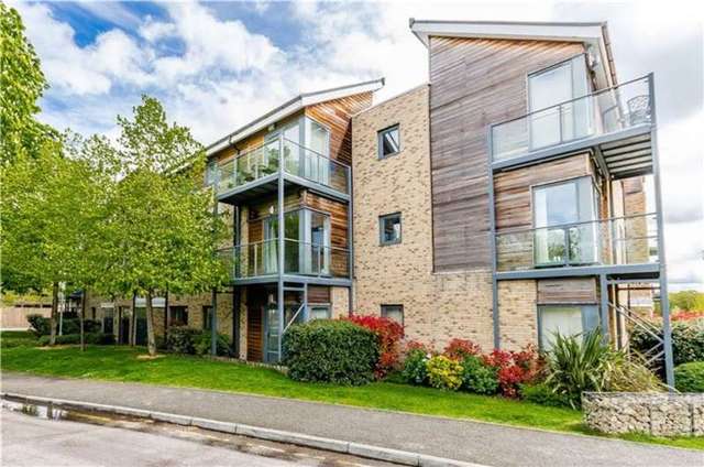  Image of 2 bedroom Flat for sale in Lynfield Court Chesterton Cambridge CB4 at Chesterton, CB4 1DP