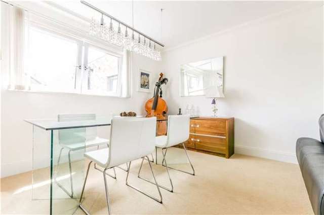  Image of 2 bedroom Flat for sale in Lynfield Court Chesterton Cambridge CB4 at Chesterton, CB4 1DP