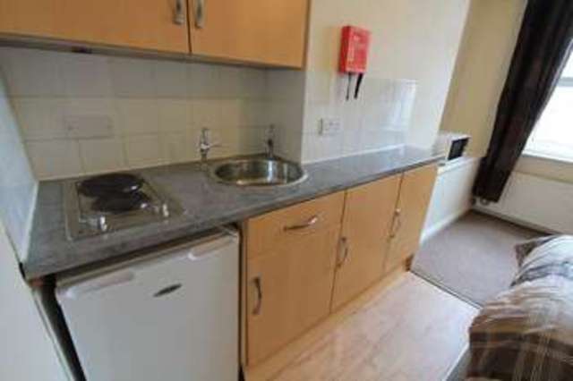  Image of 1 bedroom Property to rent in Lytton Road Bournemouth BH1 at Lytton Road  Bournemouth, BH1 4SH