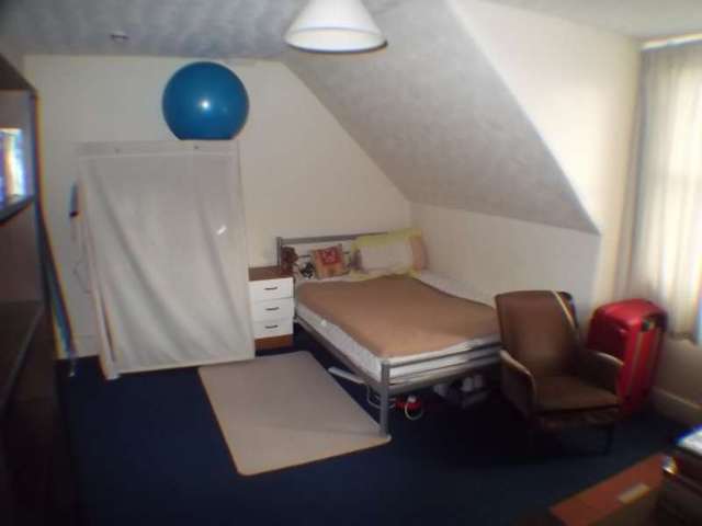  Image of 1 bedroom House Share to rent in Magdalen Road Exeter EX2 at Magdalen Road, St Leonards  Exeter, EX2 4TF